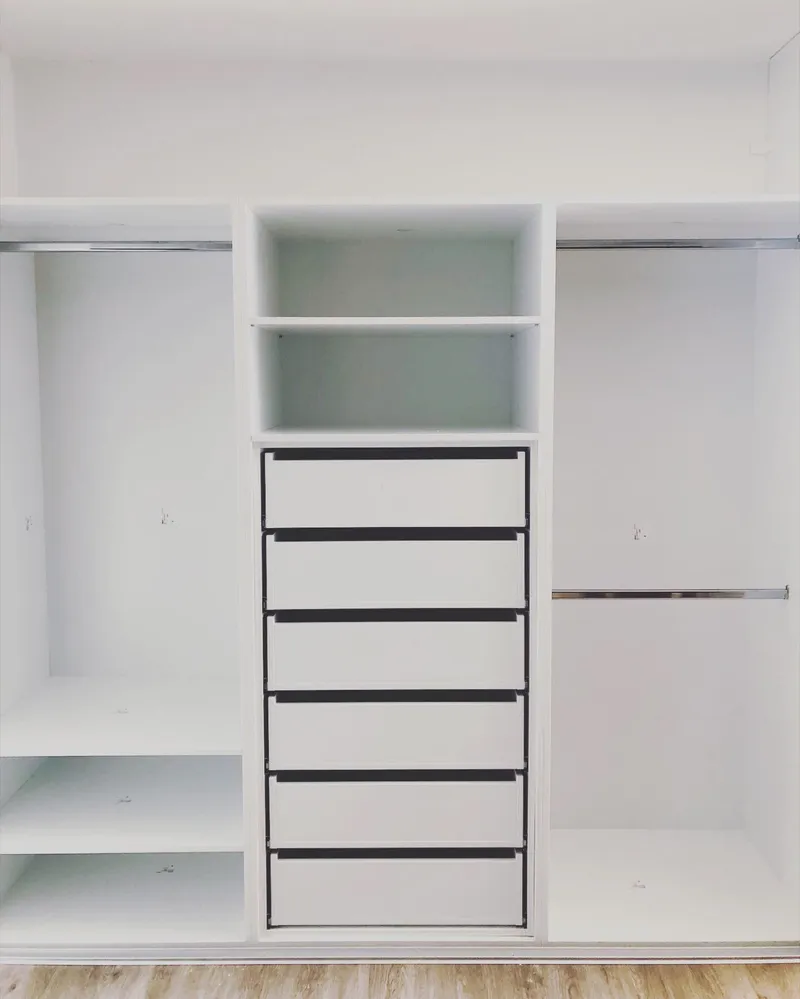 Vstavaná skriňa na mieru 15