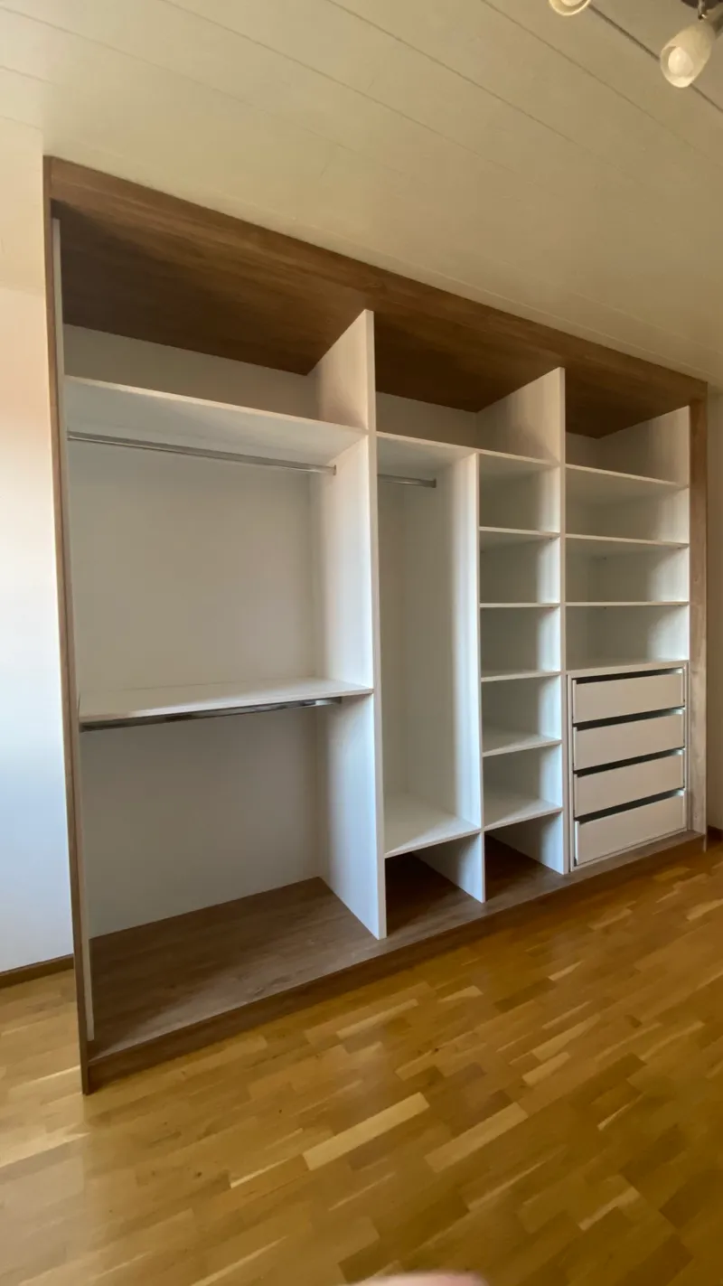 Vstavaná skriňa na mieru 27