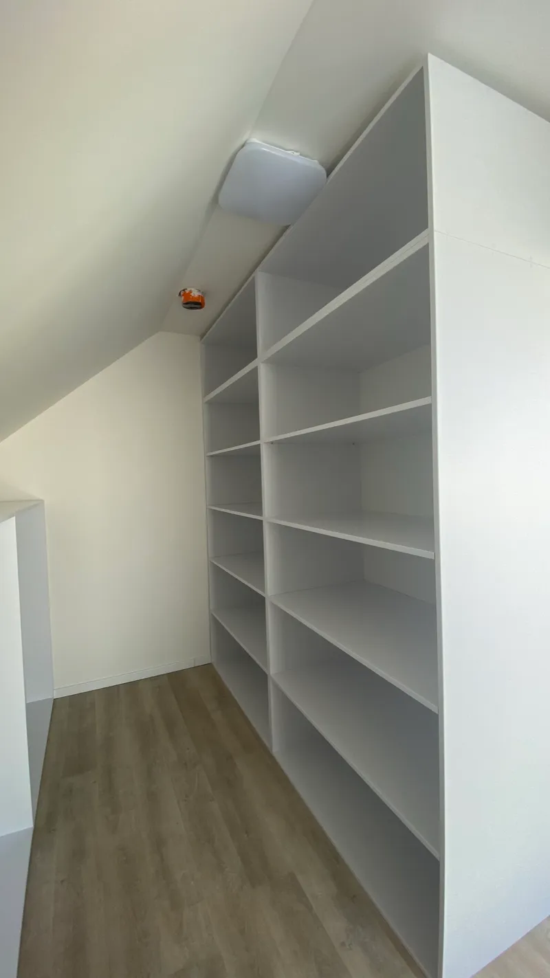 Vstavaná skriňa na mieru 47