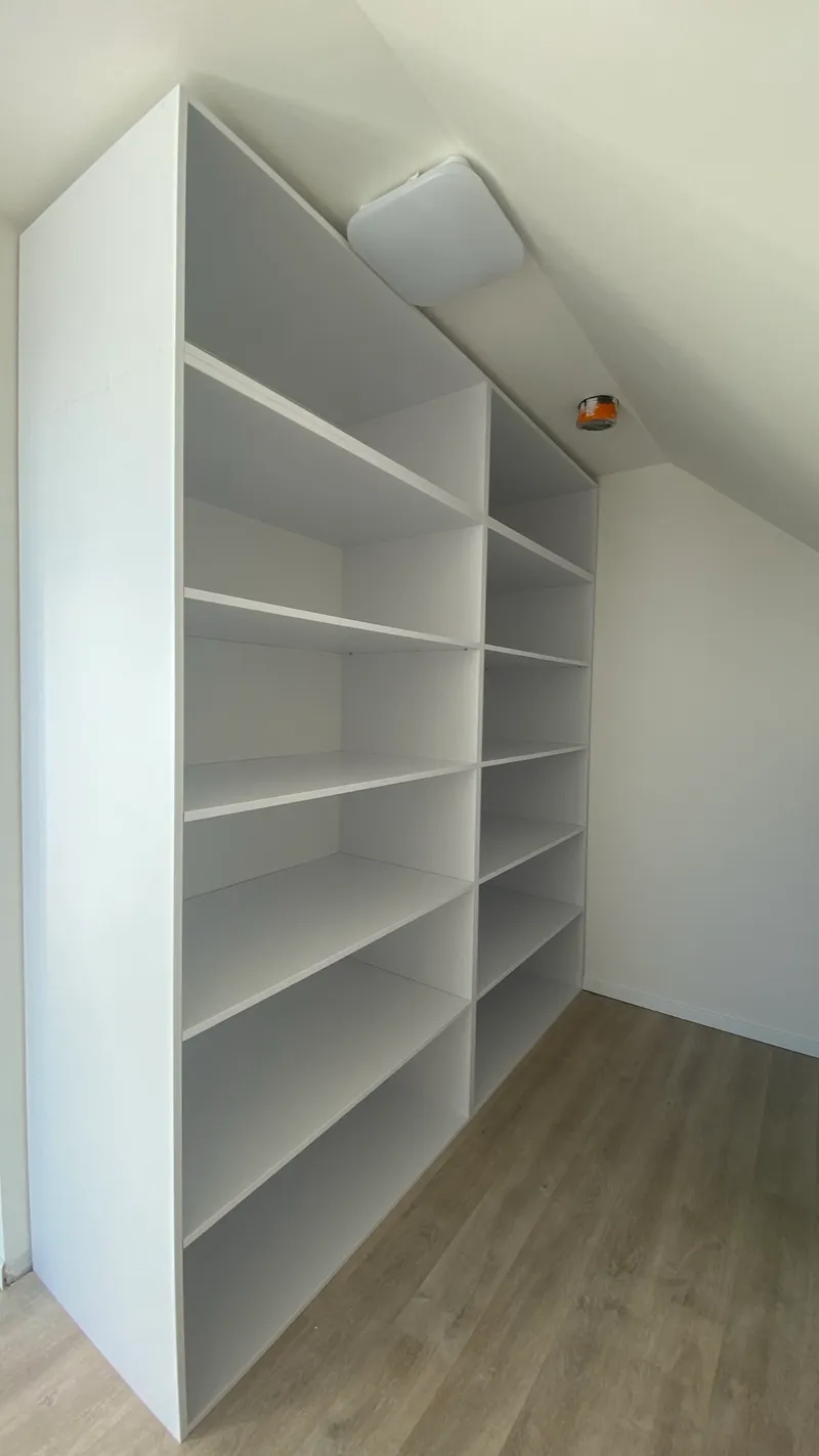 Vstavaná skriňa na mieru 48